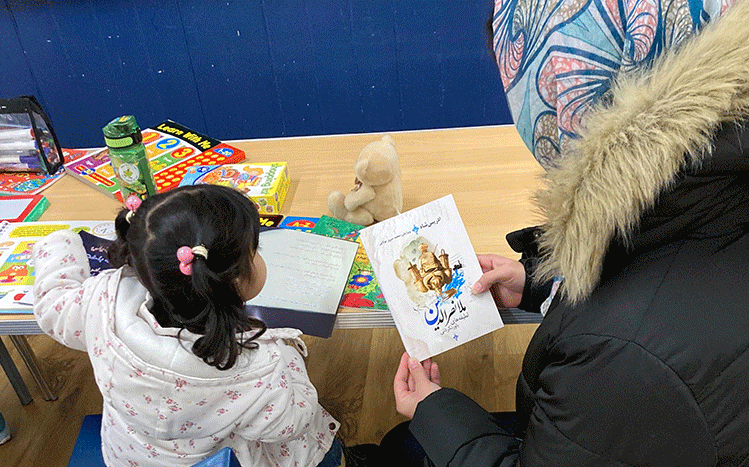 6,000 Dari Books Donated to Afghans in UK